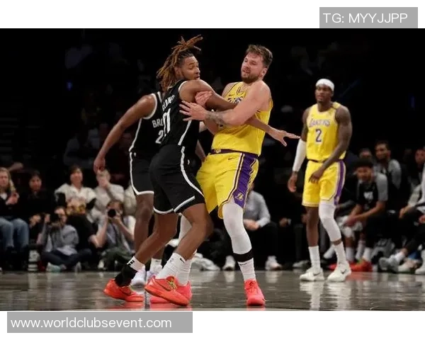 2002年湖人与篮网的巅峰对决回顾与精彩瞬间分析