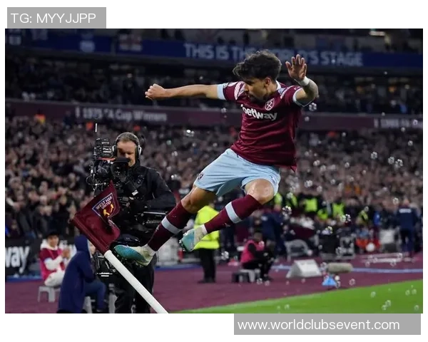 帕奎塔引领足球新潮流展现技术与智慧的完美结合